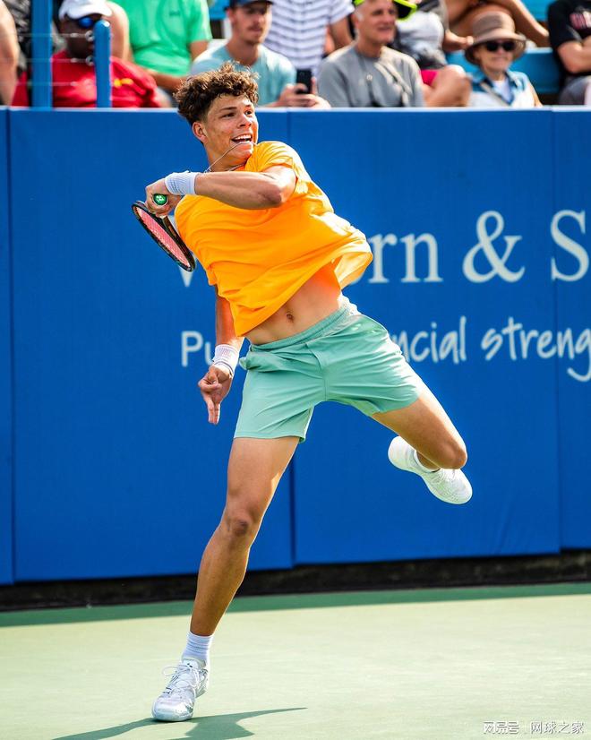 武磊的突前 武磊的突前